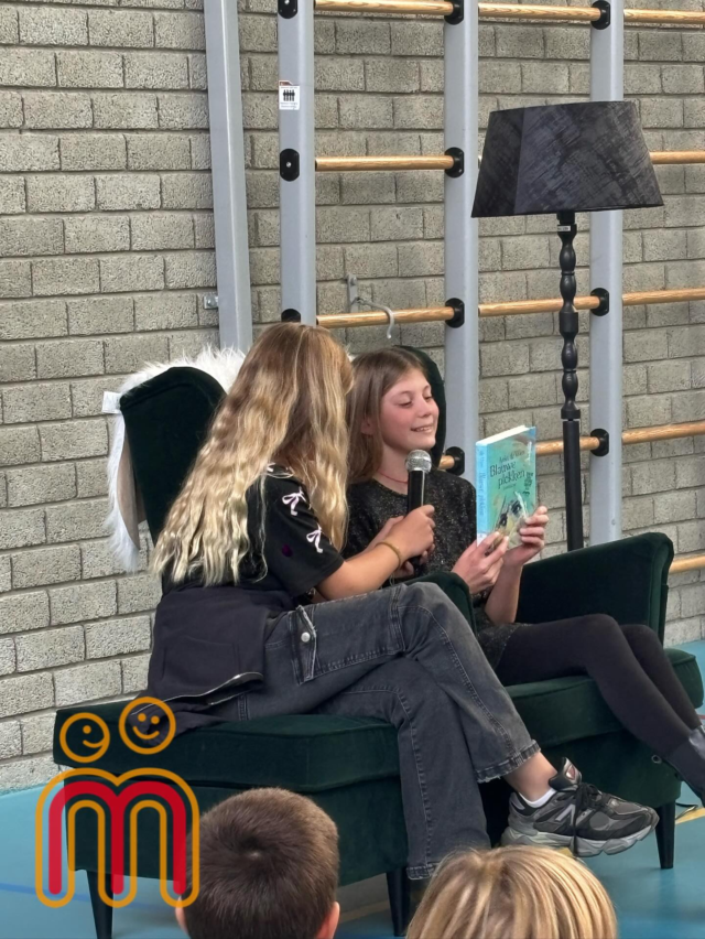 Vandaag vond onze voorleeswedstrijd plaats!  Met veel enthousiasme hebben de leerlingen hun mooiste verhalen voorgelezen.  Onze schoolkampioen is geworden Nilsa en Eva mag onze school vertegenwoordigen bij de nationale voorleeswedstrijd! 📖😁. #zwollezuid #nationalevoorleeswedstrijd #kindcentrum #basisschool